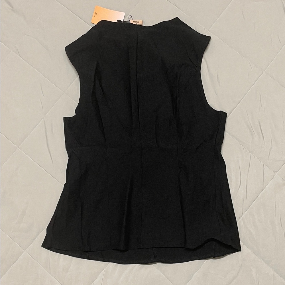 Forever 21 Black Sleeveless Blouse